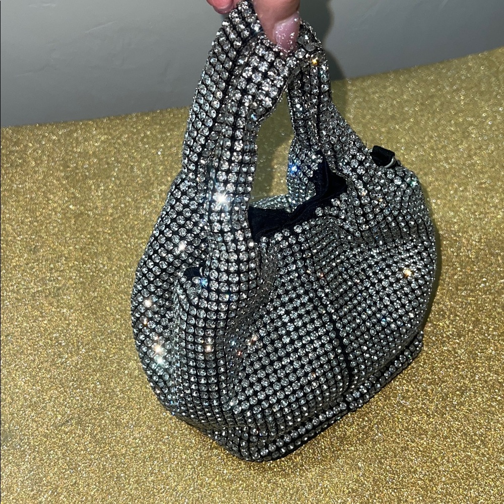 NWOT Elegant Reflective Crystal Rhinestone Silver Crossbody Bucket Bag